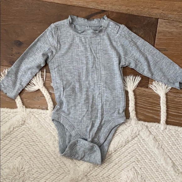 Ribbed Ruffle neck long sleeve - Picture 1 of 1